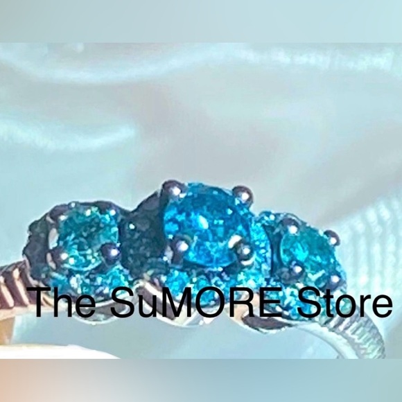 Genuine Blue Diamond trilogy Ring - Picture 3 of 9